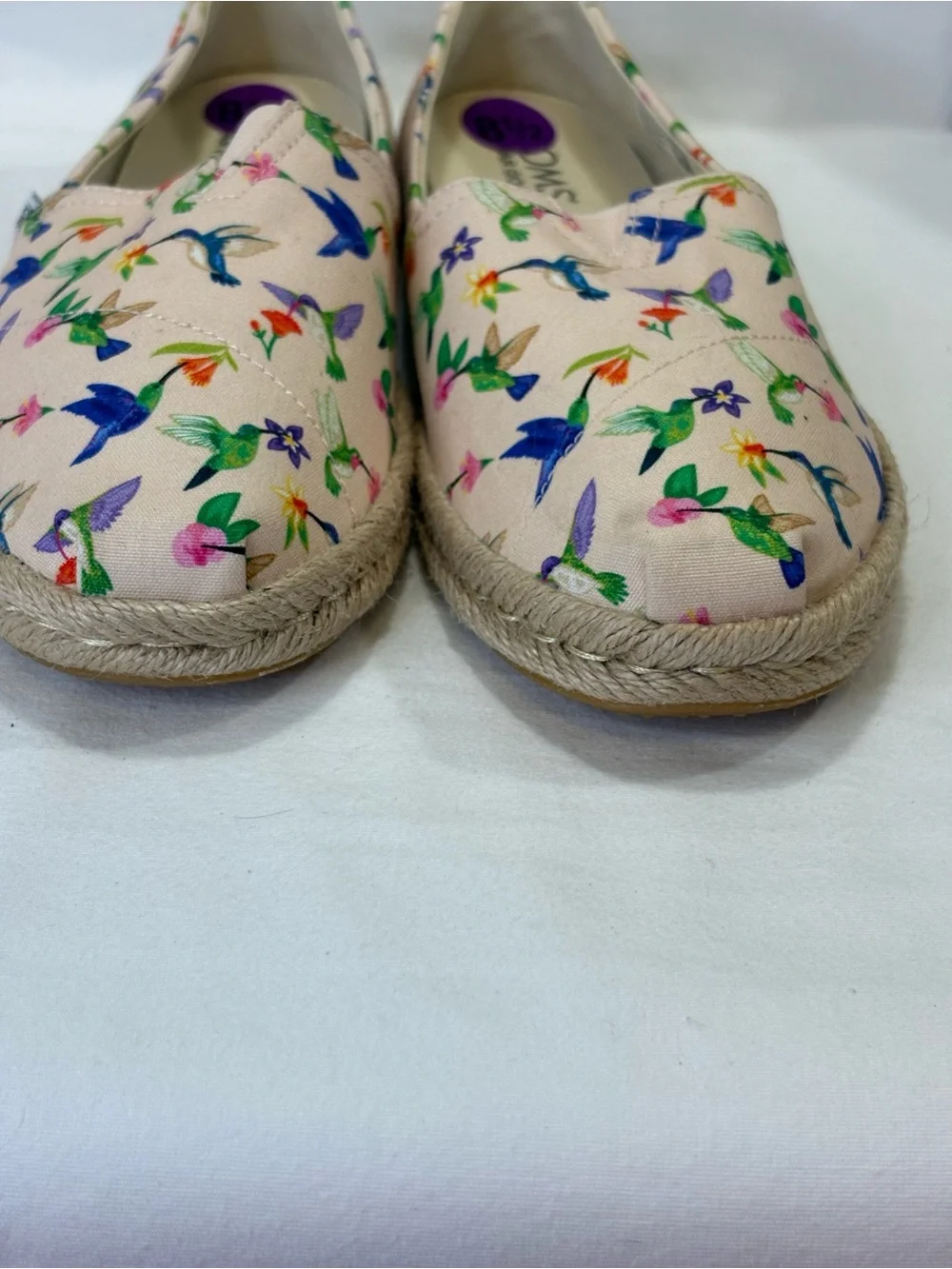 NWOB TOMS Women’s Cream Espadrilles with Colorful Hummingbird Print SZ 8.5 $68